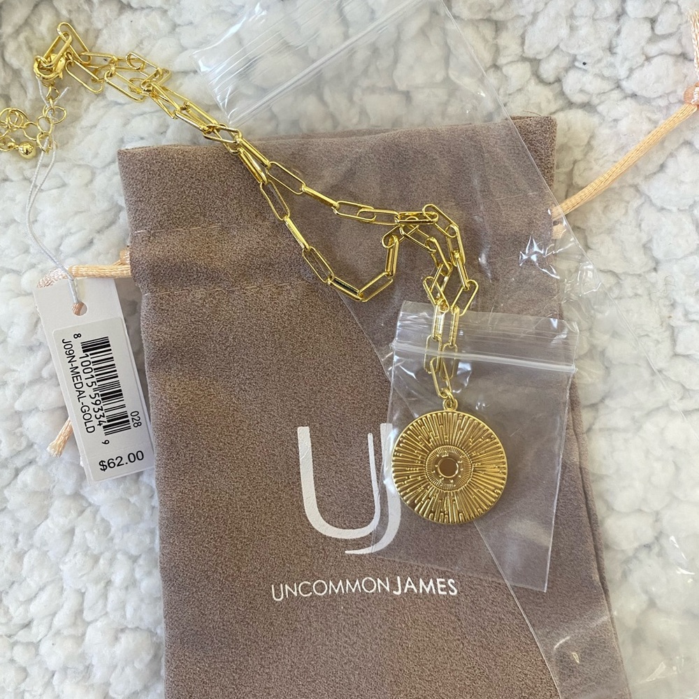 NWT Uncommon James Gold Medallion Necklace 15" - 17" Lobster Clasp - Picture 3 of 9